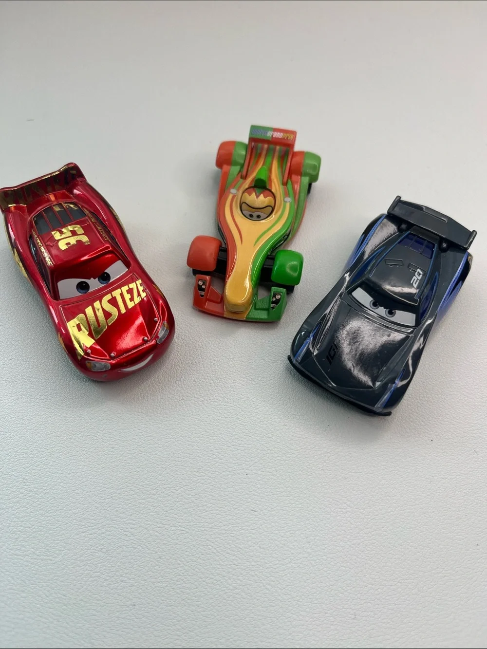 Disney Pixar Cars 3 Cars Die-Cast Toy Car Lightning McQueen